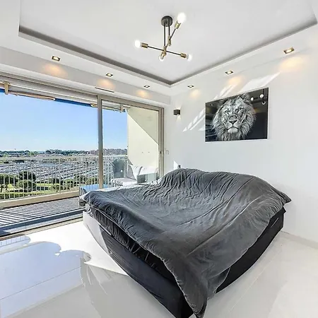 Modern - Ac-1br- 4p - Apartment *