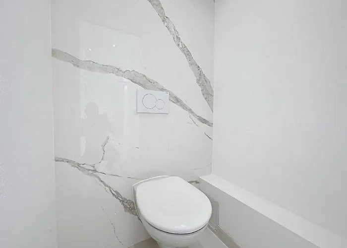 Modern - Ac-1br- 4p - * Мандельё-ла-Напуль
