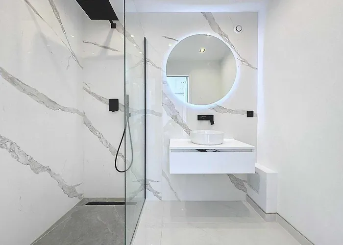 Modern - Ac-1br- 4p - Мандельё-ла-Напуль